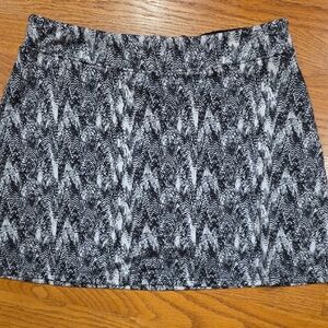 Tranquility by Colorado Clothing Black & White Patterned Skort